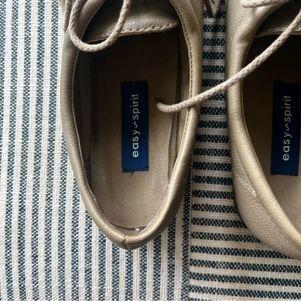 9.5N Easy Spirit ESMotion Taupe Leather Oxford Shoe